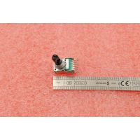 Focusrite Pot. AK10KA 12MM SCARLETT - Vue 3