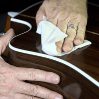 C.F. Martin & Co Premium Zymol Wax - Vue 3